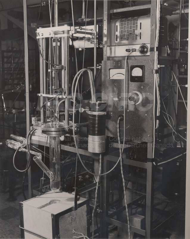 Apparatus for Growing Single Crystals of Germanium June 1954