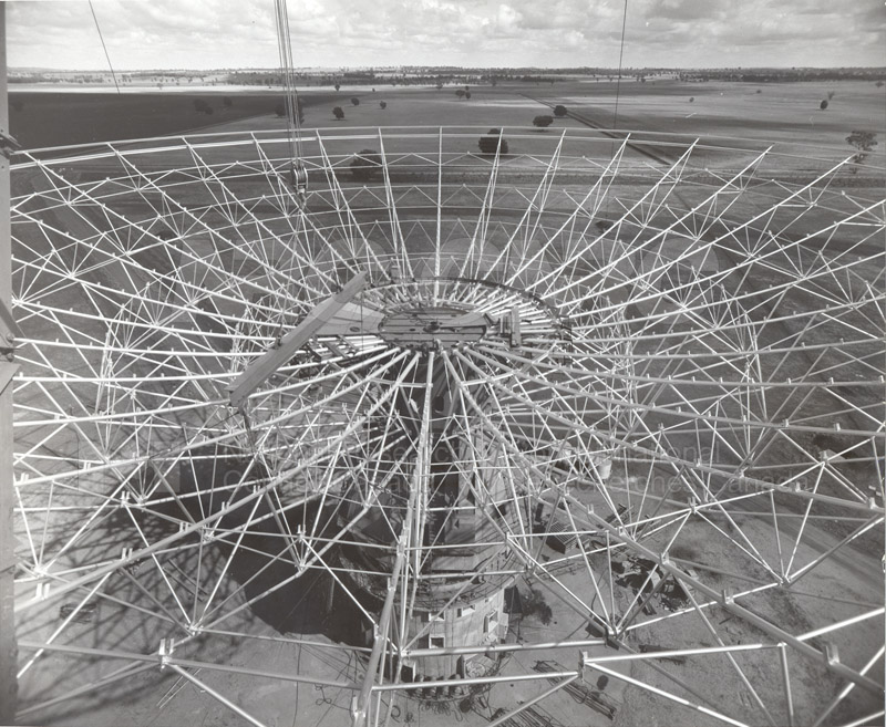Radio Telescope at Parkes N.S.W. 1960 Commomwealth Scientific and Industrial Research Organization 1960 010