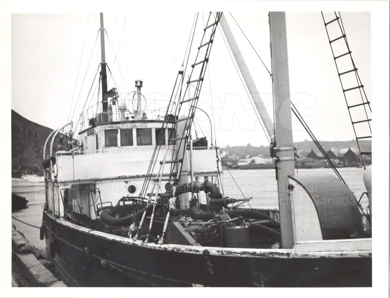Electricfishing- East Coast- R.M. Morris Collection c.1959 005