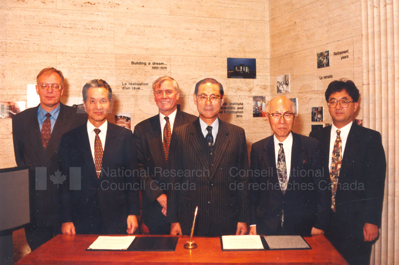 Agreement Signing RIKEN 23 Sept. 1997 017