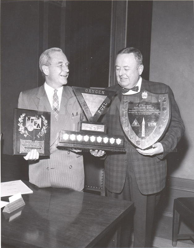 Presentation of Awards for Fire Prevention Contest Winner NRC, Dr. Steacie, J. Elliott 1961, 1962 008
