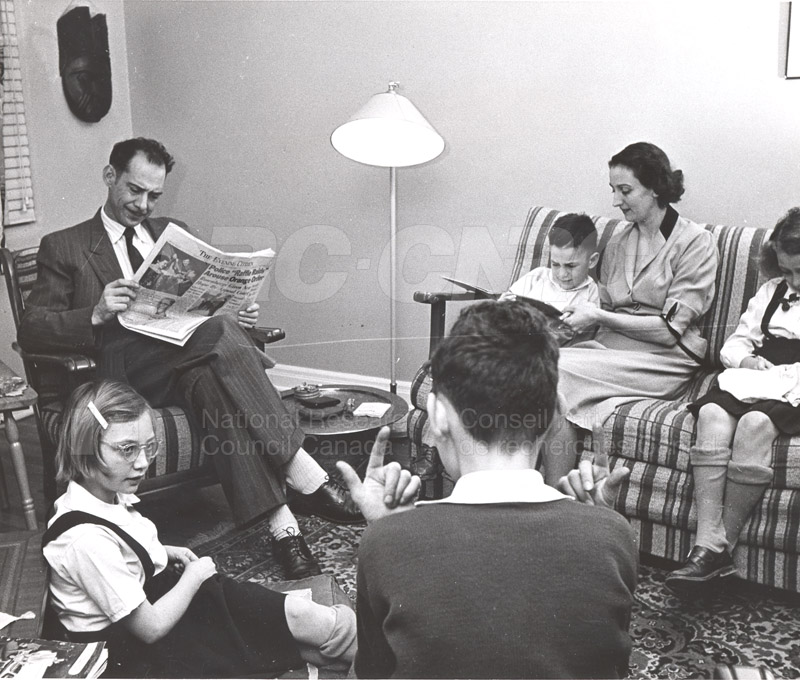 'Research News' Photos 1953 (of Fellows) 003