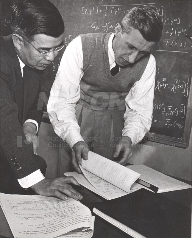 'Research News' Photos 1953 (of Fellows) 006