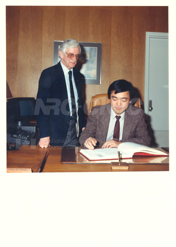 Dr. Sakamura - MITI Japan 1986 006