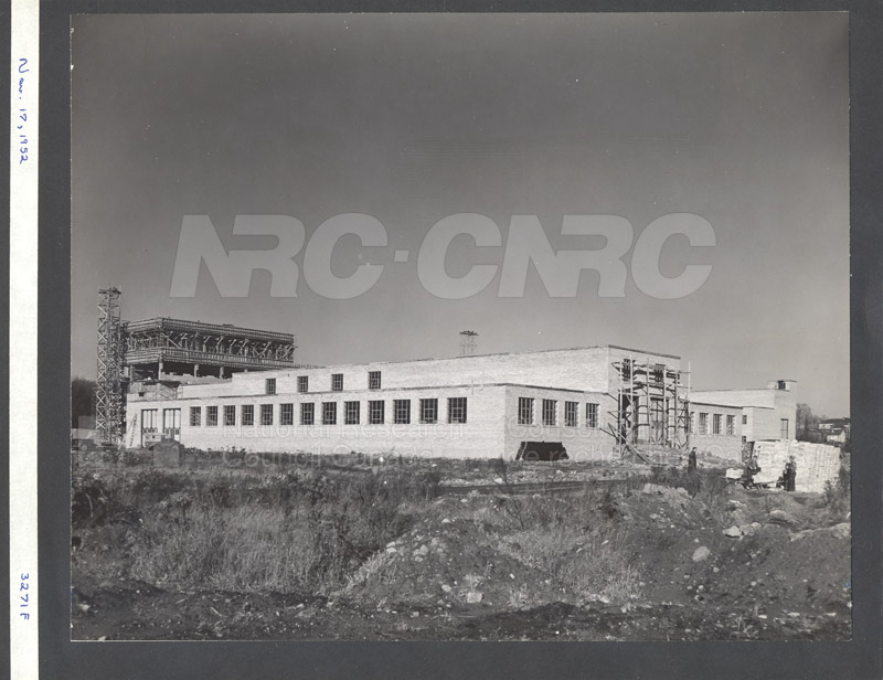 Construction de M-50 17 novembre 1952 #3271 006