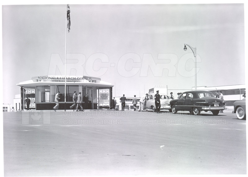 NRC Open House- Montreal Road 1954 022