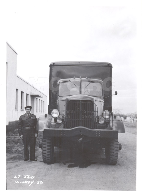 Camion 6 par 6, frigorifique, 6 Tonnesde de type Van Mack 003