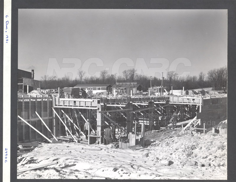 Construction de M-50, 6 décembre 1951 #2990 003