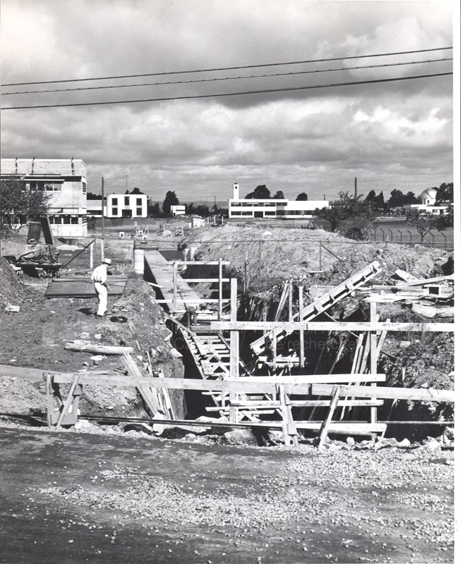 Construction de bâtiments de l'administration des années 1950 020