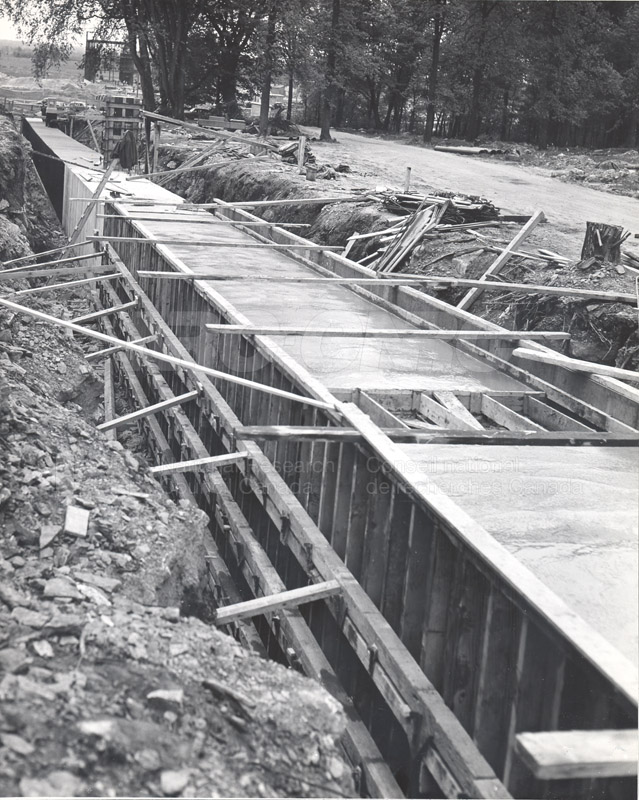 Construction de 50 M, été 1952 #3138 006