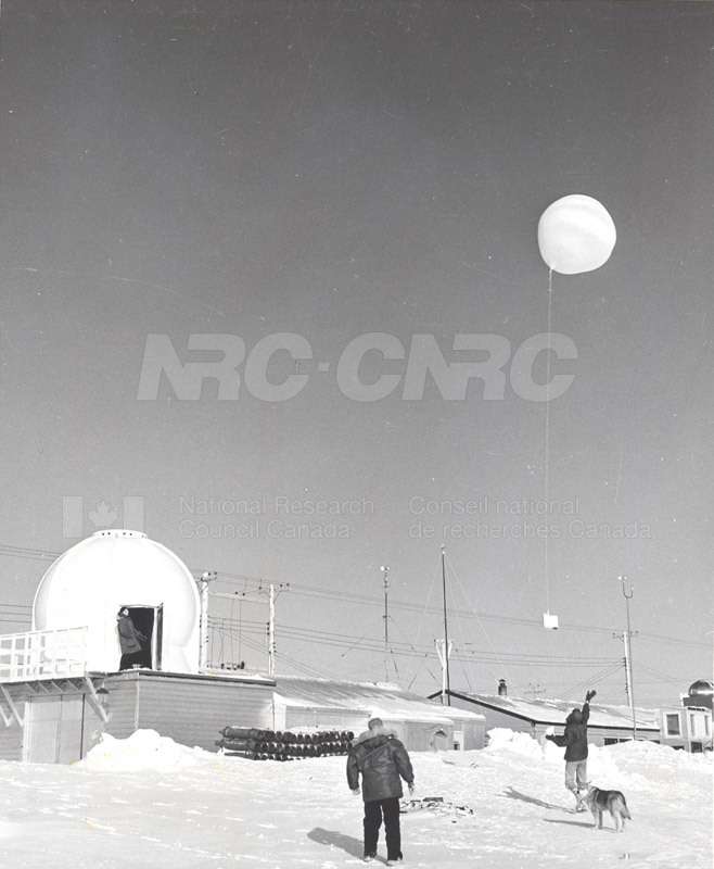 Alert and Resolute Bay Meteorology 1953-1954, 1957 016