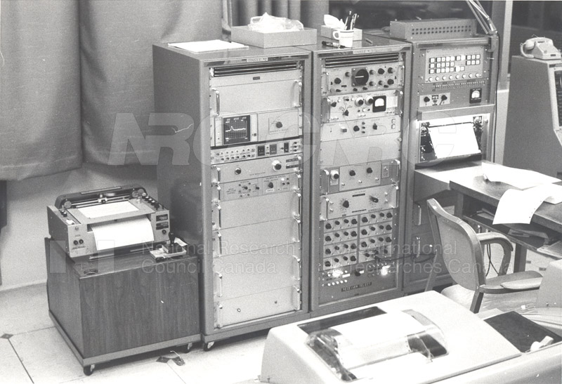 Pupitre de commande de récepteur astrophysique - c.1969