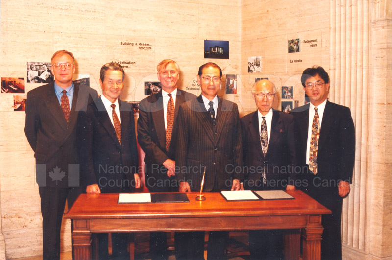 Agreement Signing RIKEN 23 Sept. 1997 001