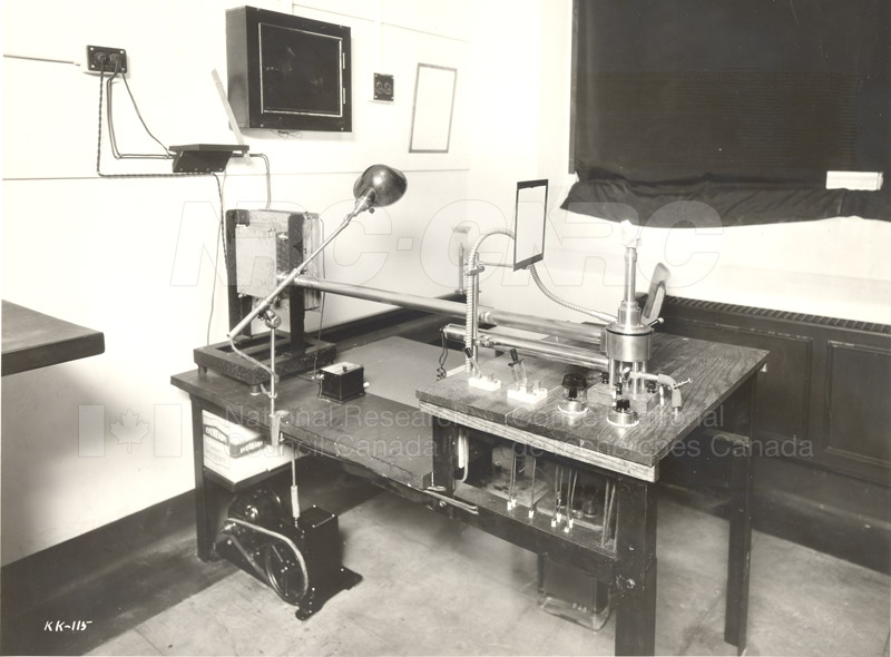 Rayons X et Radium - Appareil de mesure de rayons Radium KK-115 c.1935