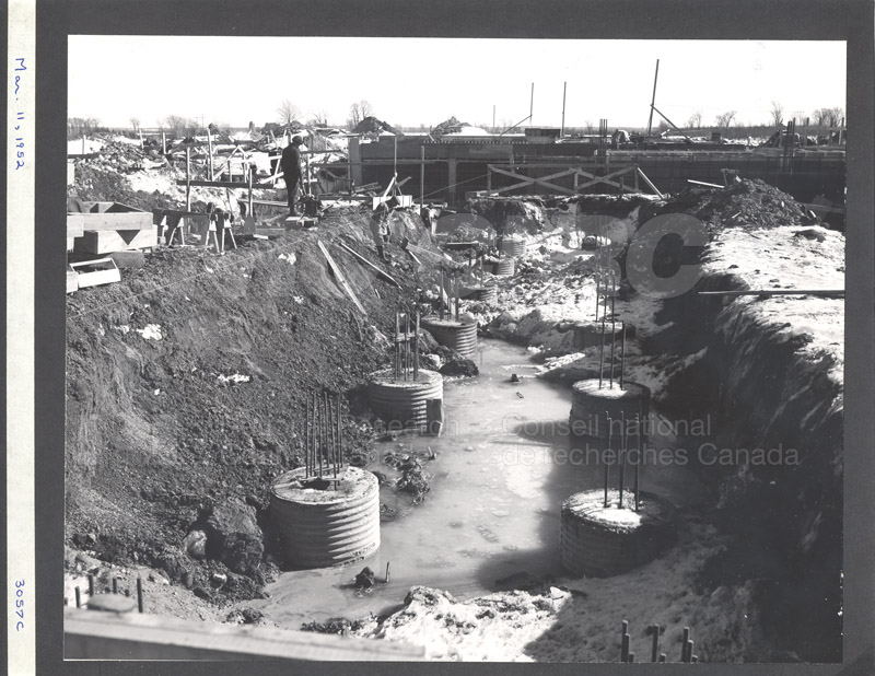 Construction de M-50, 11 mars 1952 #3057 002